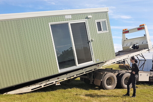 Ryebucks Portables Commercial Unit Unloading